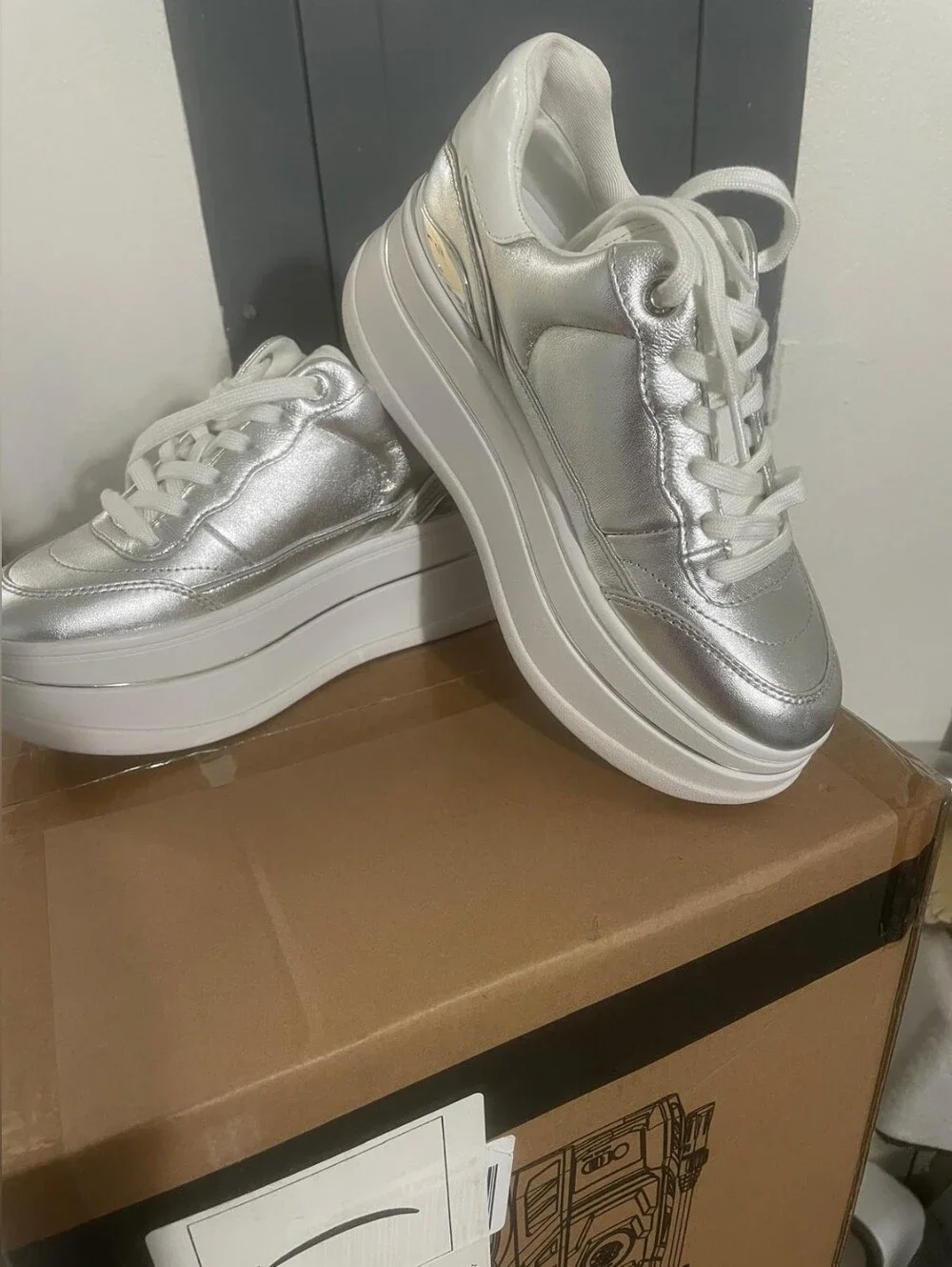 Michael Kors Hayes Lace Up Silver Metallic Platform Lace-Up Sneakers